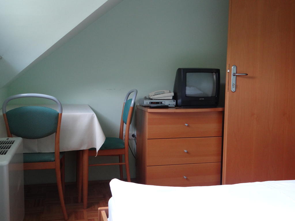 Rooms Hochkraut Celje Kamer foto