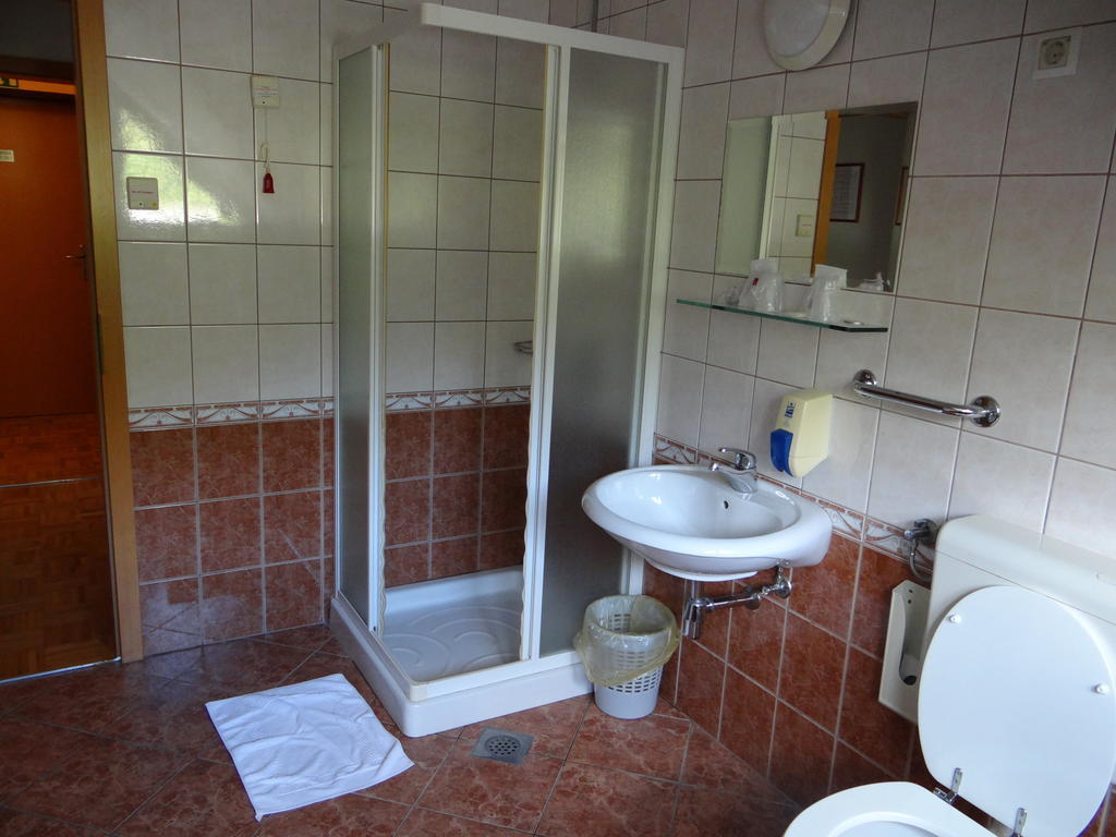 Rooms Hochkraut Celje Kamer foto